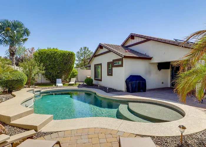 Casa vacanze 4 Mi To Luke Afb: Family W/ Pool & Grill Surprise